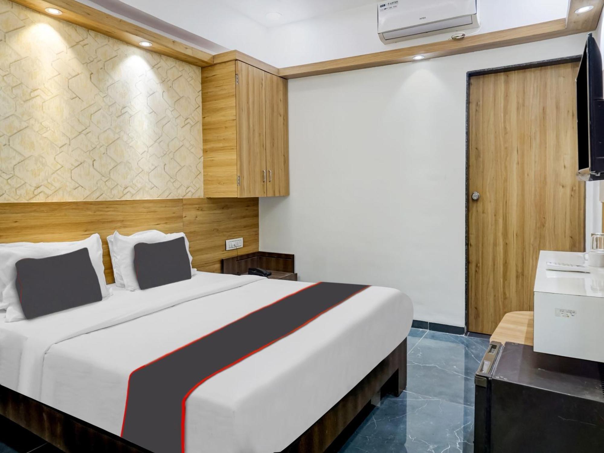 Hotel Collection O Galaxy Pune